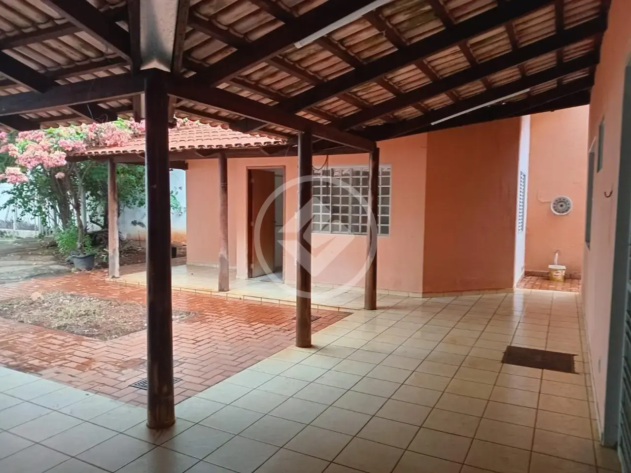 Imagem 1 - Sobrado em Nova Suiça, Goiânia - GO