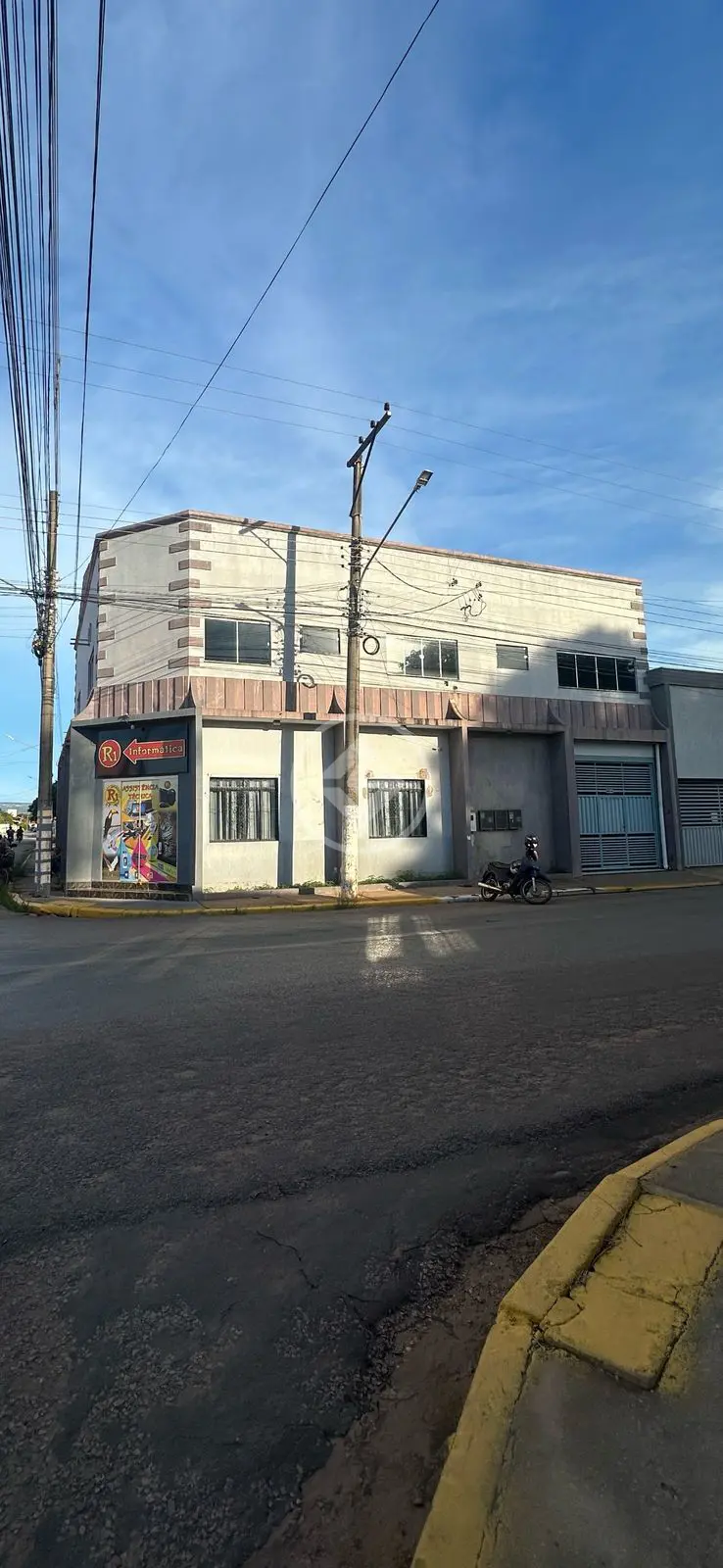 Sala Comercial Centro, Cáceres - MT — foto 1
