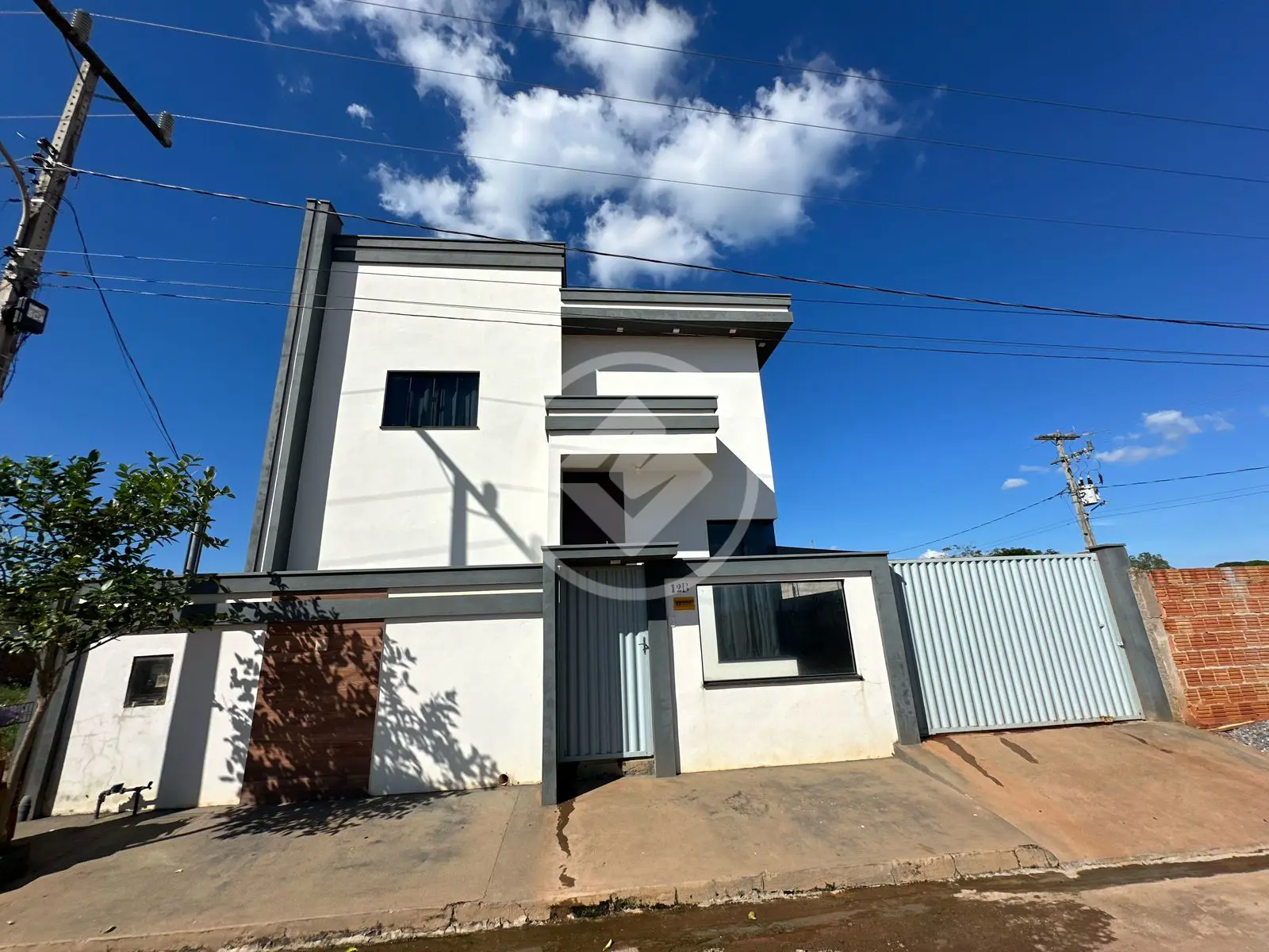Imagem 1 - Sobrado em CENTRO, São José dos Quatro Marcos - MT