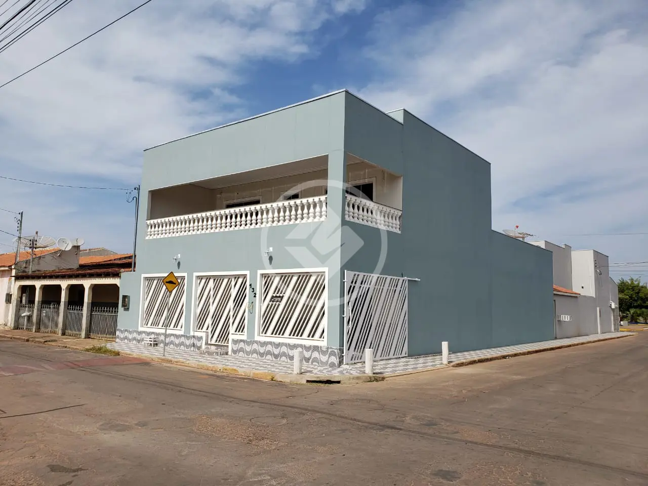 Imagem 1 - Sobrado em Cohab Velha, Cáceres - MT