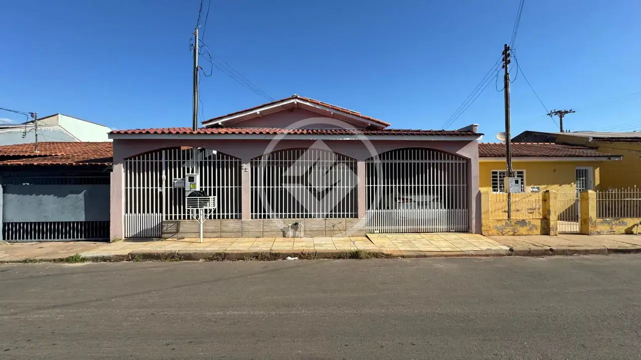 Imagem 1 - Casa em Cohab Velha, Cáceres - MT