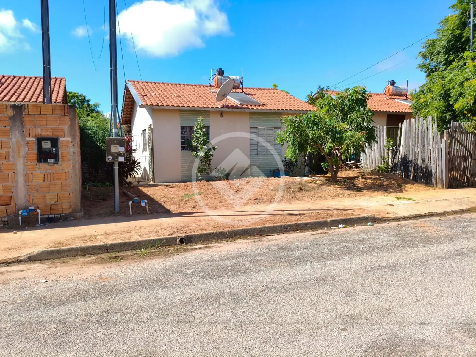 Imagem 1 - Casa em Lobo, Cáceres - MT
