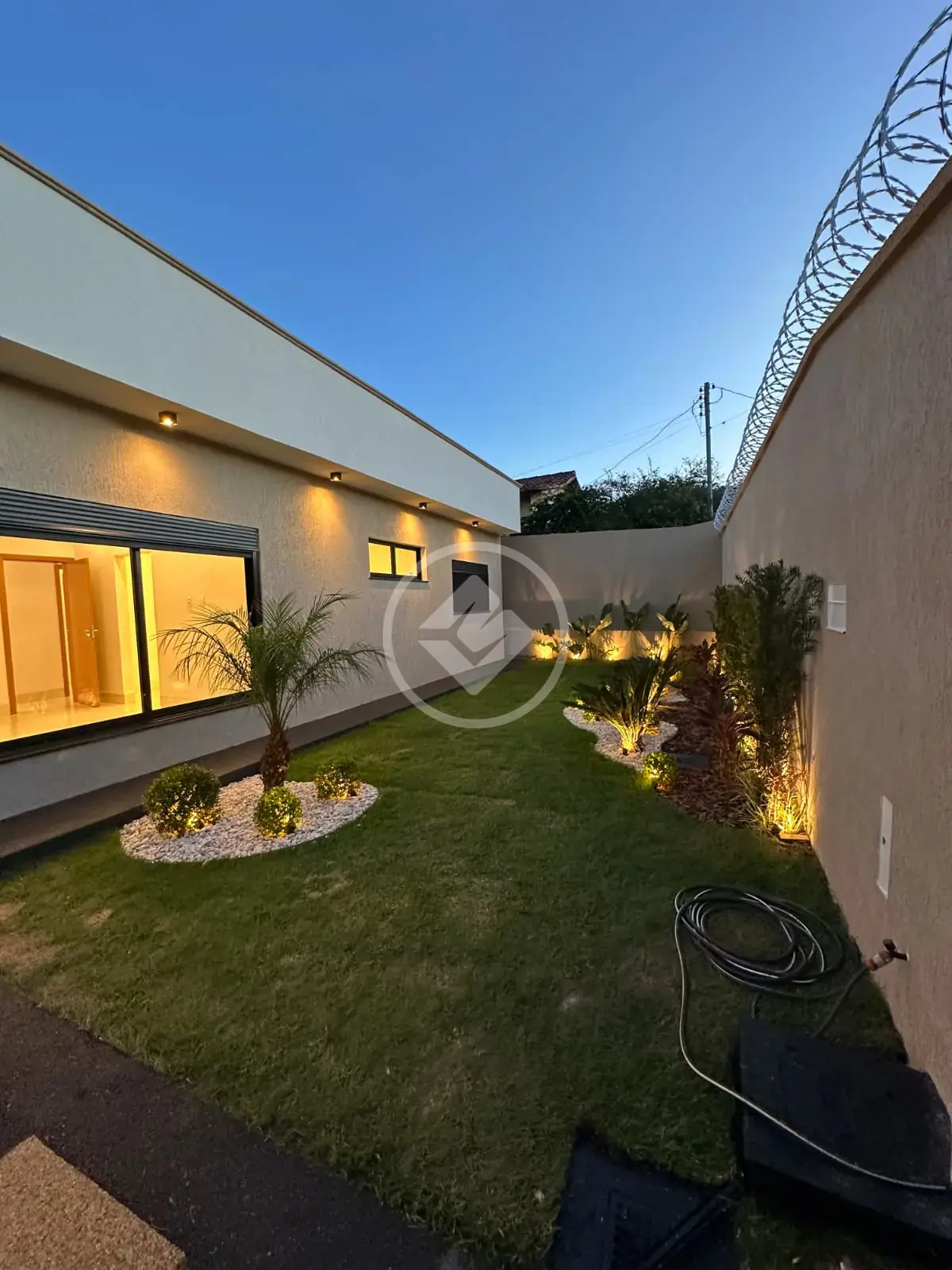 Image 2 - Casa em Jardim Presidente, Goiânia - GO