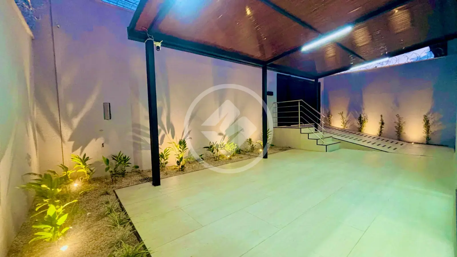 Image 2 - Casa em Setor Garavelo, Aparecida de Goiânia - GO