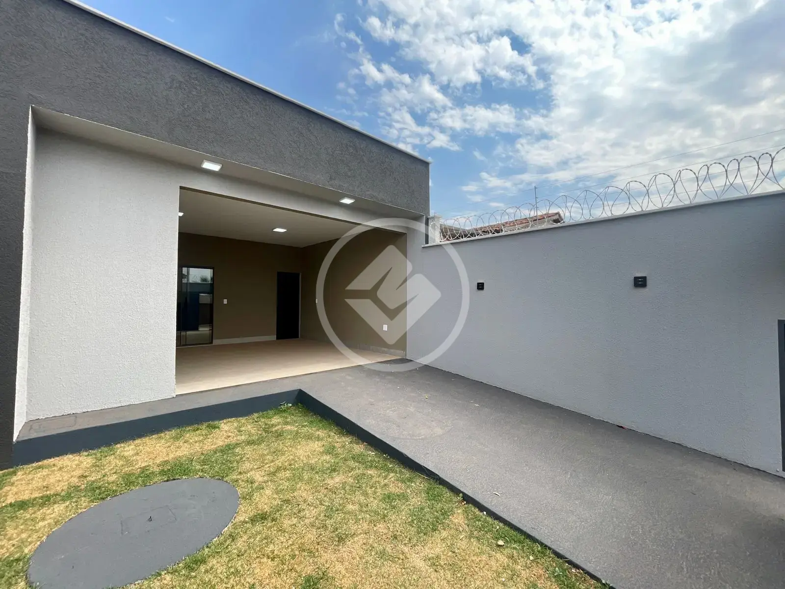 Image 2 - Casa em Jardim Himalaia, Aparecida de Goiânia - GO