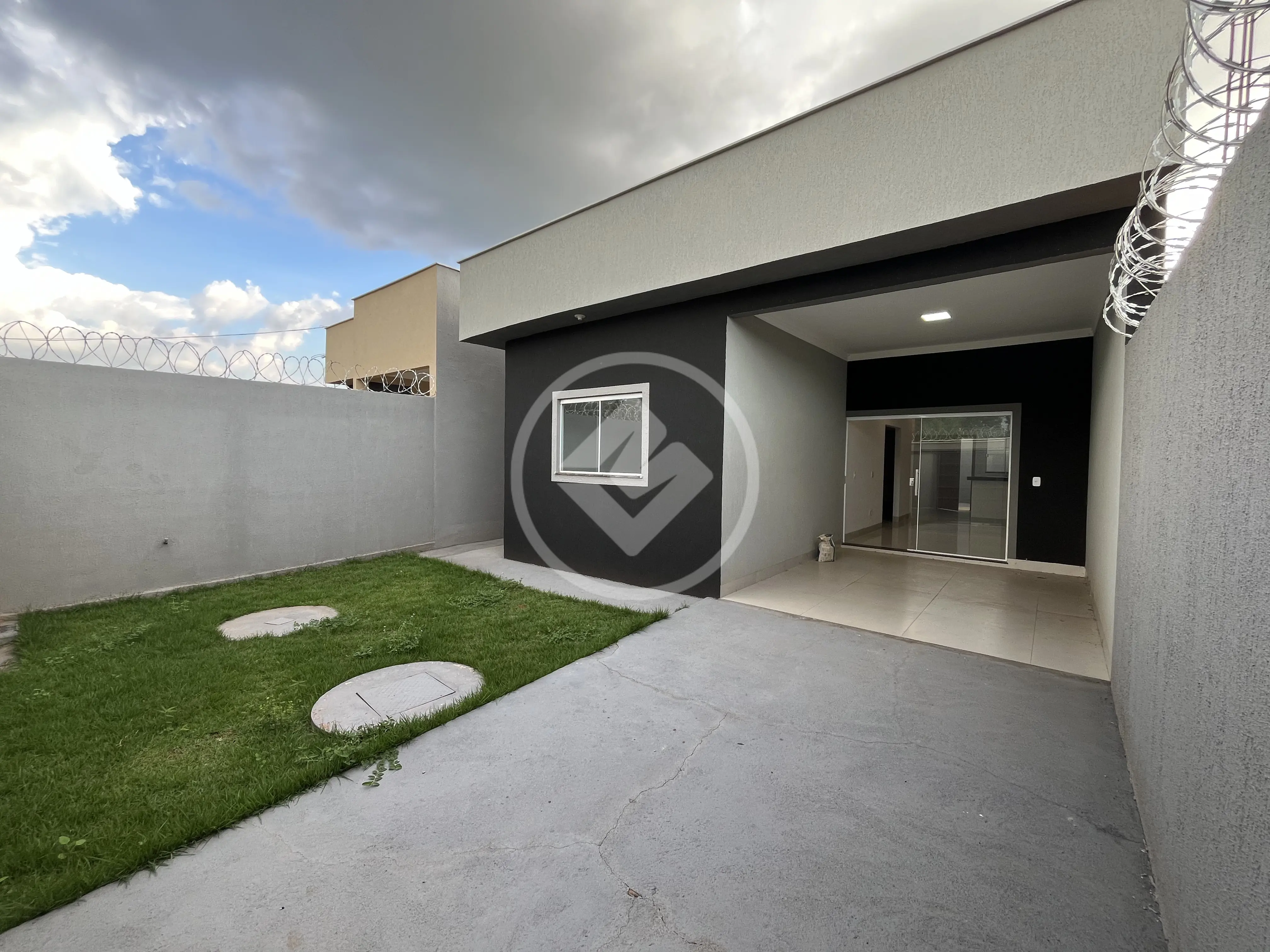 Casa Jardim Bougainville, Senador Canedo - GO — foto 1