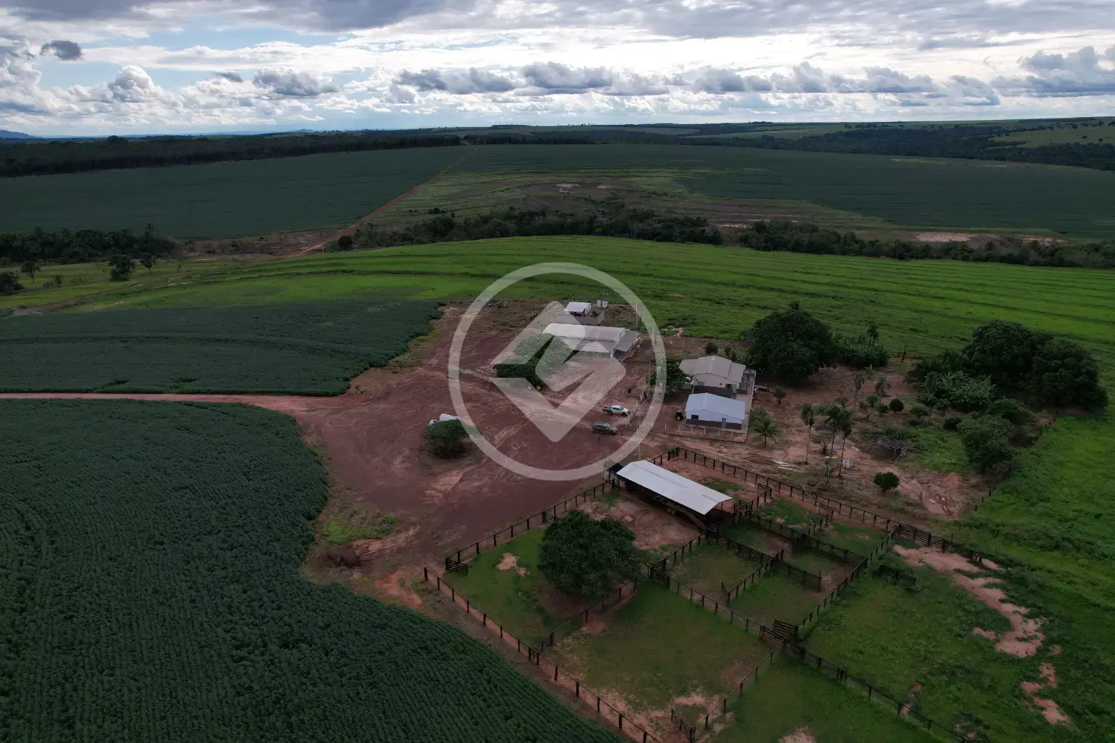 Imagem 1 - Fazenda em Zona Rural, Doverlândia - GO