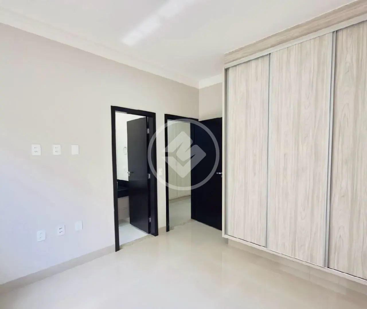 Imagem 3 - Casa em Bairro Residencial Interlagos, Rio Verde - GO