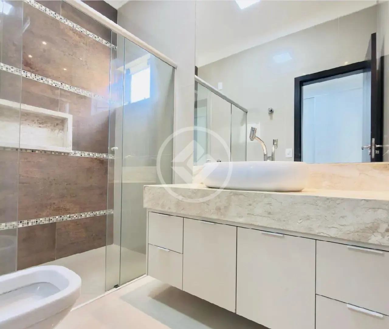 Imagem 4 - Casa em Bairro Residencial Interlagos, Rio Verde - GO