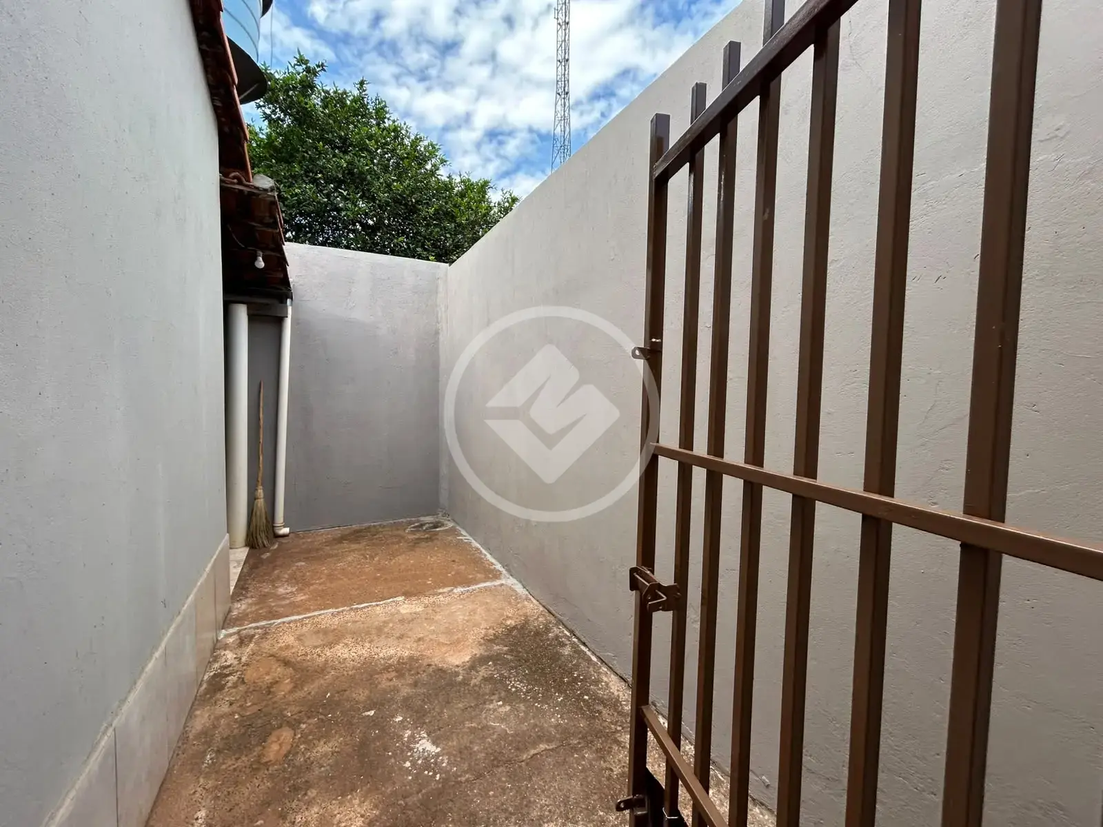 Image 2 - Kitnet / Conjugado em Loteamento Gameleira, Rio Verde - GO