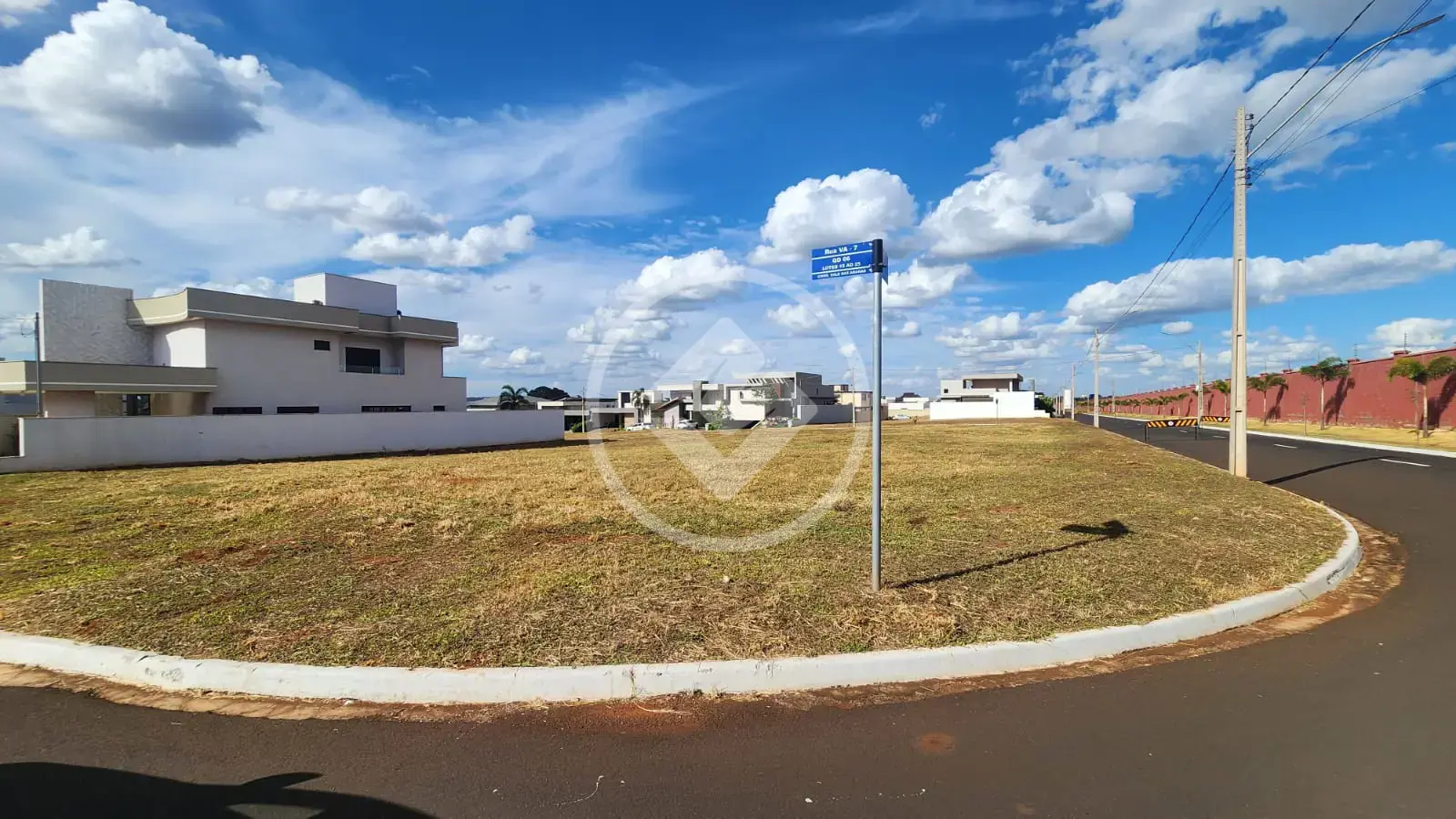 Imagem 1 - Terreno Condomínio em Condomínio Vale das Araras, Rio Verde - GO