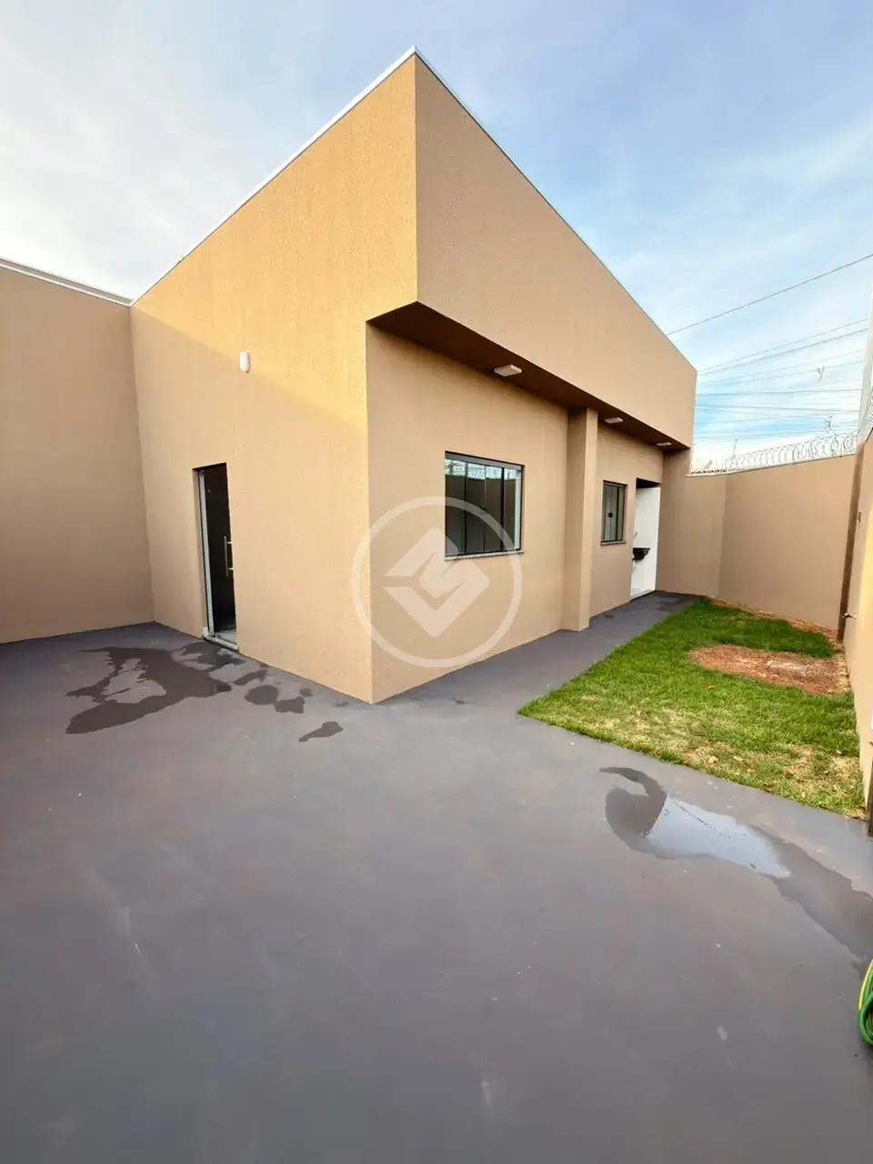 Image 2 - Casa em RESIDENCIAL JARDIM HELENA, Rio Verde - GO