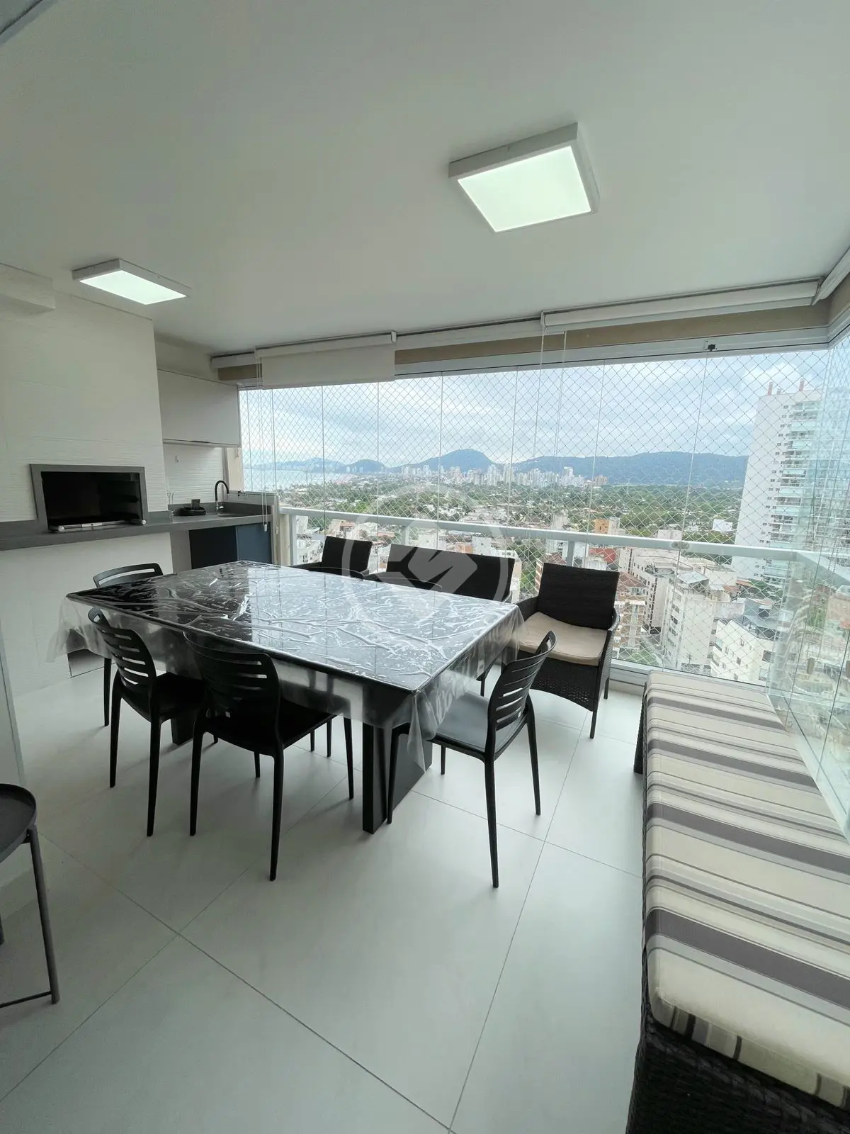 Apartamento Loteamento João Batista Julião, Guarujá - SP — foto 1