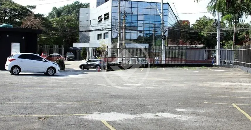 Imagem 2 - Terreno Comercial em Alto de Pinheiros, São Paulo - SP