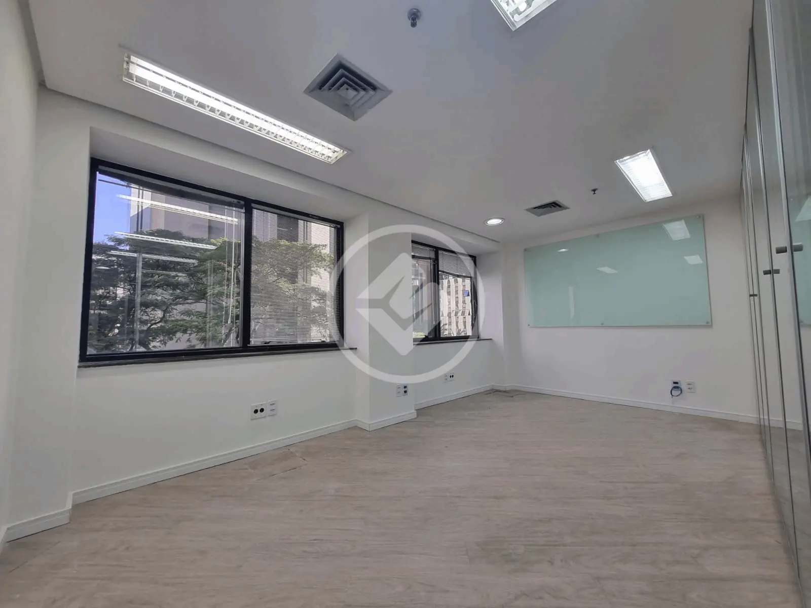 Imagem 2 - Sala Comercial em CIDADE MONÇÕES, São Paulo - SP