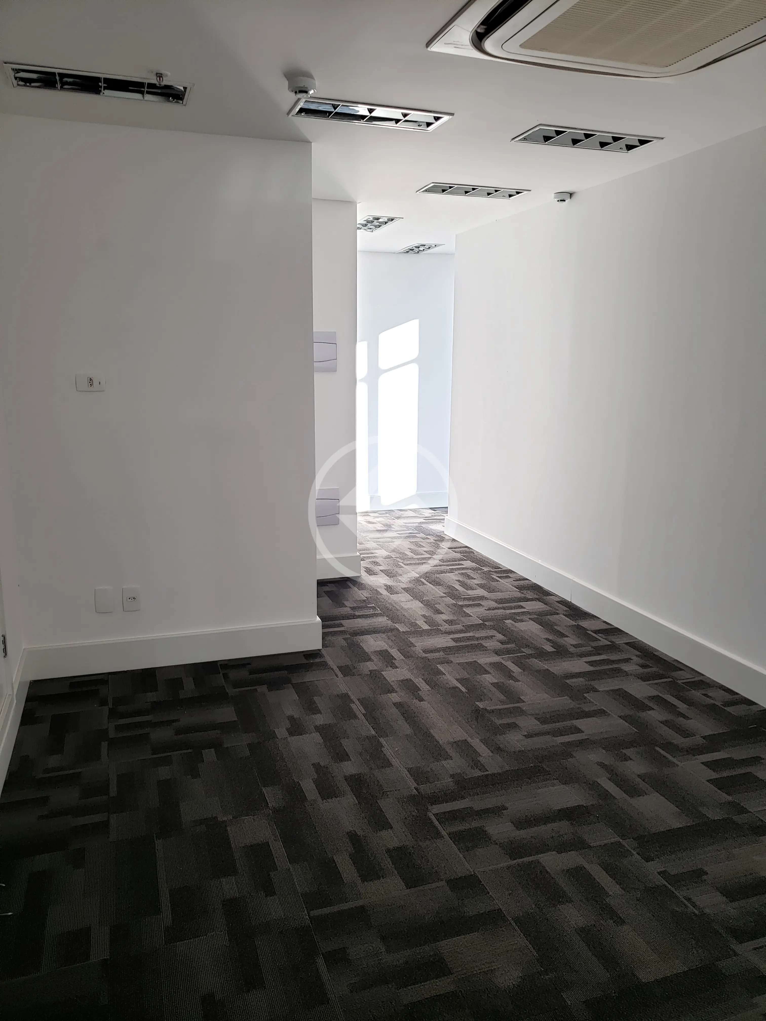 Imagem 3 - Sala Comercial em CIDADE MONÇÕES, São Paulo - SP