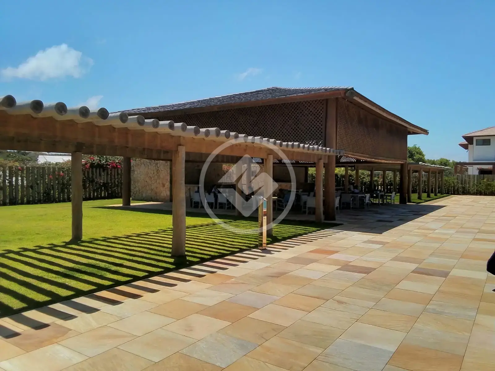 Imagem 1 - Terreno Condomínio em Praia do Forte, Mata de São João - BA