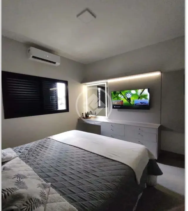Imagem 2 - Casa em CIDADE JARDIM, Uberlândia - MG
