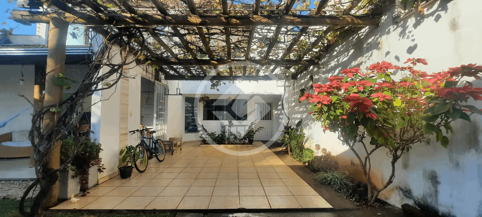Imagem 2 - Sobrado em JARDIM HOLANDA, Uberlândia - MG