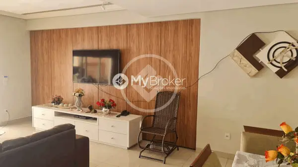 Sobrado Santa Luzia, Uberlândia - MG — foto 1