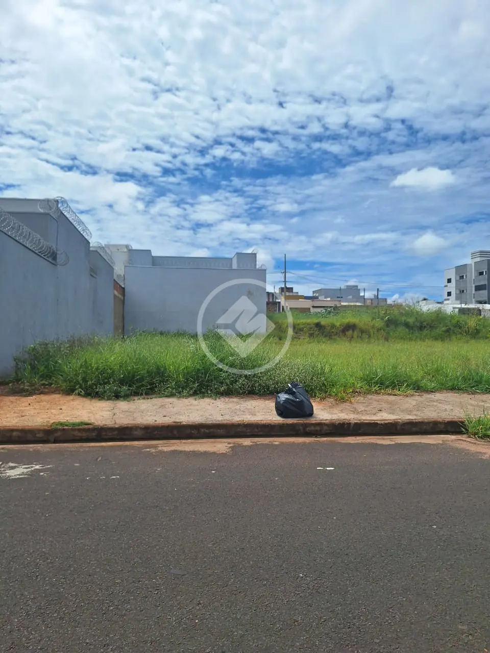 Imagem 1 - Terreno em Laranjeiras, Uberlândia - MG
