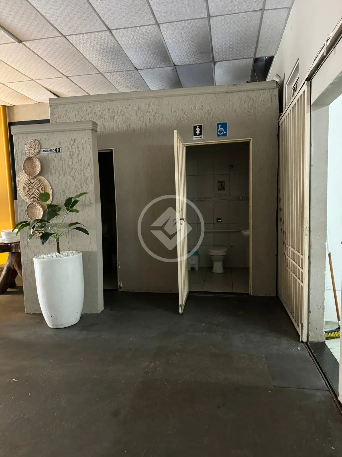 Imagem 2 - Casa Comercial em Chácaras Tubalina e Quartel, Uberlândia - MG