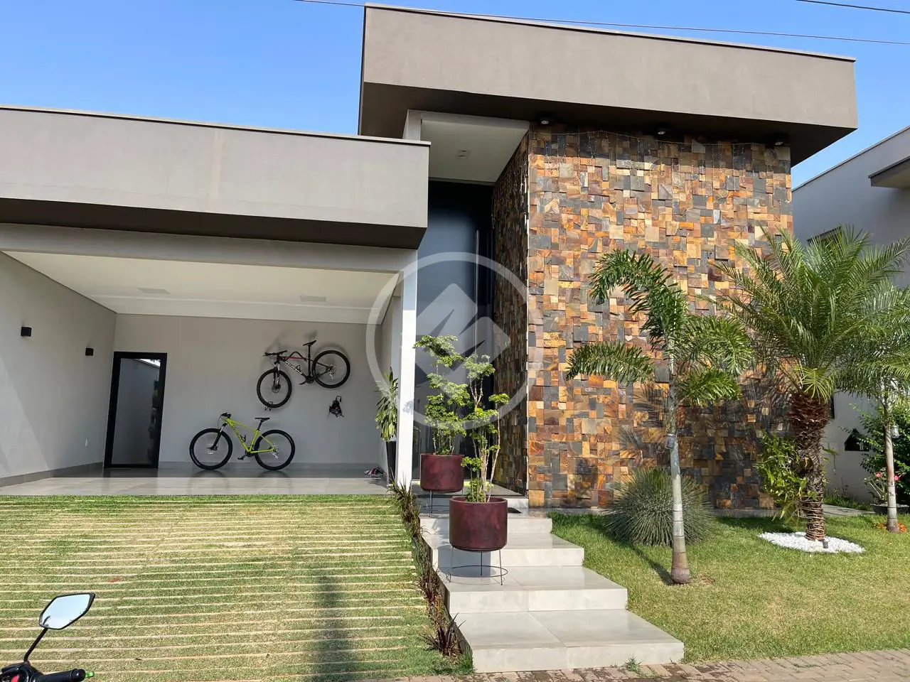 Casa Condomínio Jardim Espanha, Uberlândia - MG — foto 1