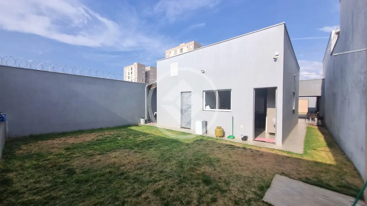 Casa Jardim Inconfidência, Uberlândia - MG — foto 1