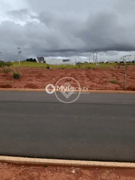 Imagem 1 - Terreno em Loteamento Portal do Vale II, Uberlândia - MG