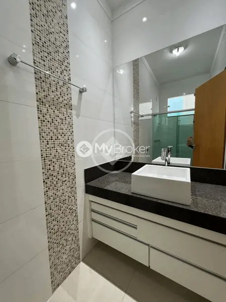 Sobrado Granada, Uberlândia - MG — foto 1