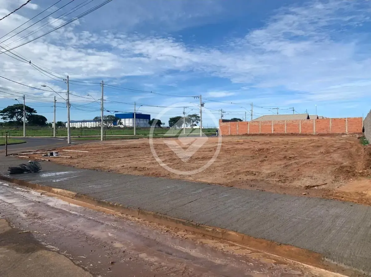 Image 2 - Terreno Comercial em Loteamento Residencial Pequis, Uberlândia - MG