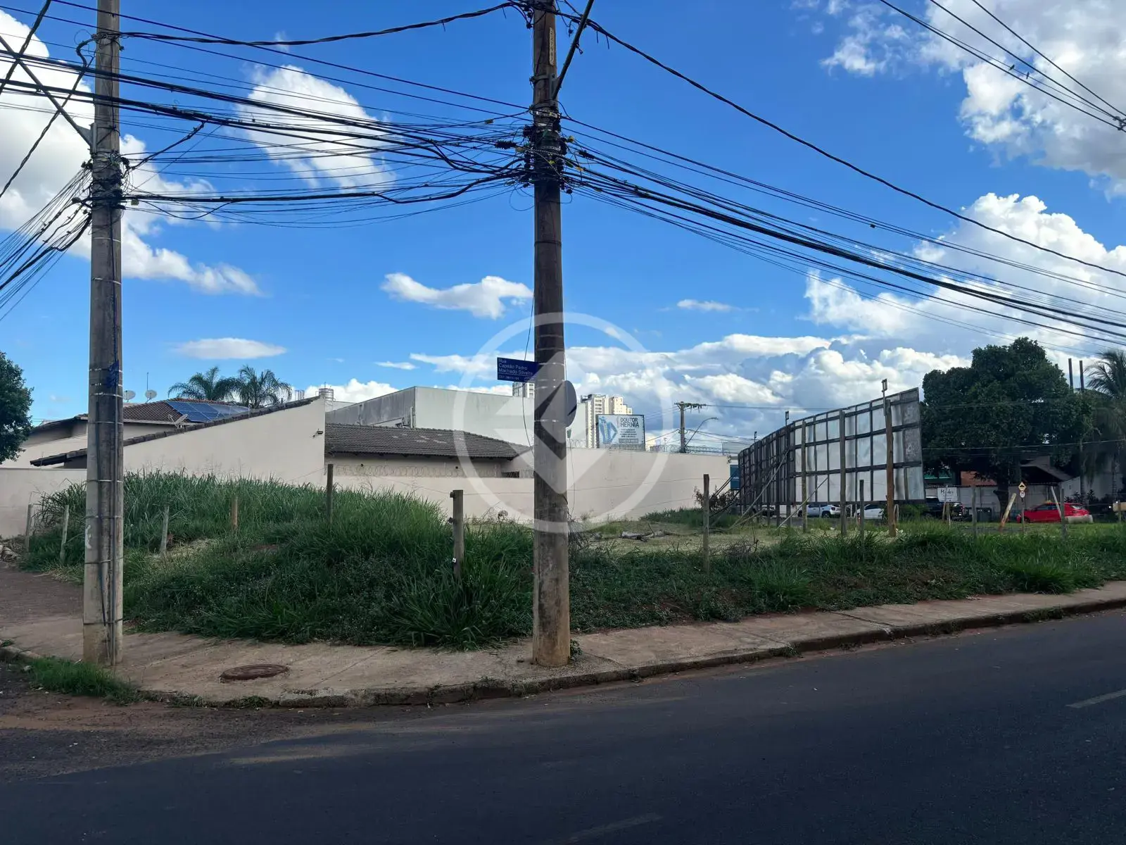 Imagem 1 - Terreno Comercial em Jardim Karaíba, Uberlândia - MG