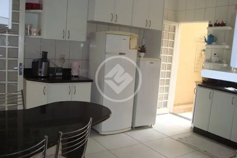 Imagem 3 - Sobrado em Nossa Senhora Aparecida, Uberlândia - MG