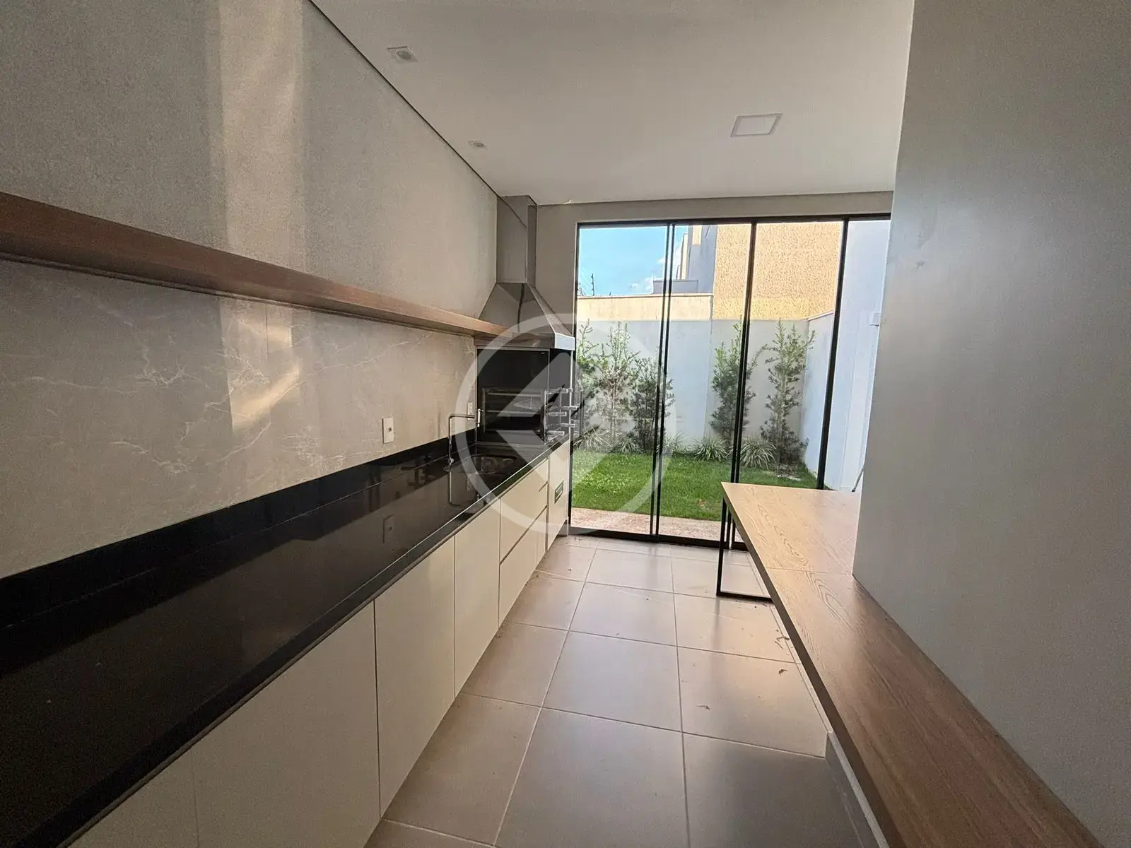 Imagem 1 - Sobrado Em Condomínio em Jardim Inconfidência, Uberlândia - MG