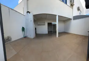 Sobrado Jardim Karaíba, Uberlândia - MG — foto 1