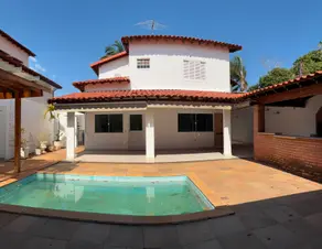 Sobrado Jardim Karaíba, Uberlândia - MG — foto 1