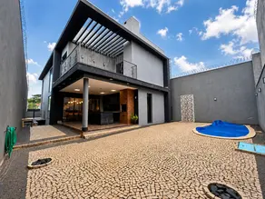 Sobrado Jardim Karaíba, Uberlândia - MG — foto 1