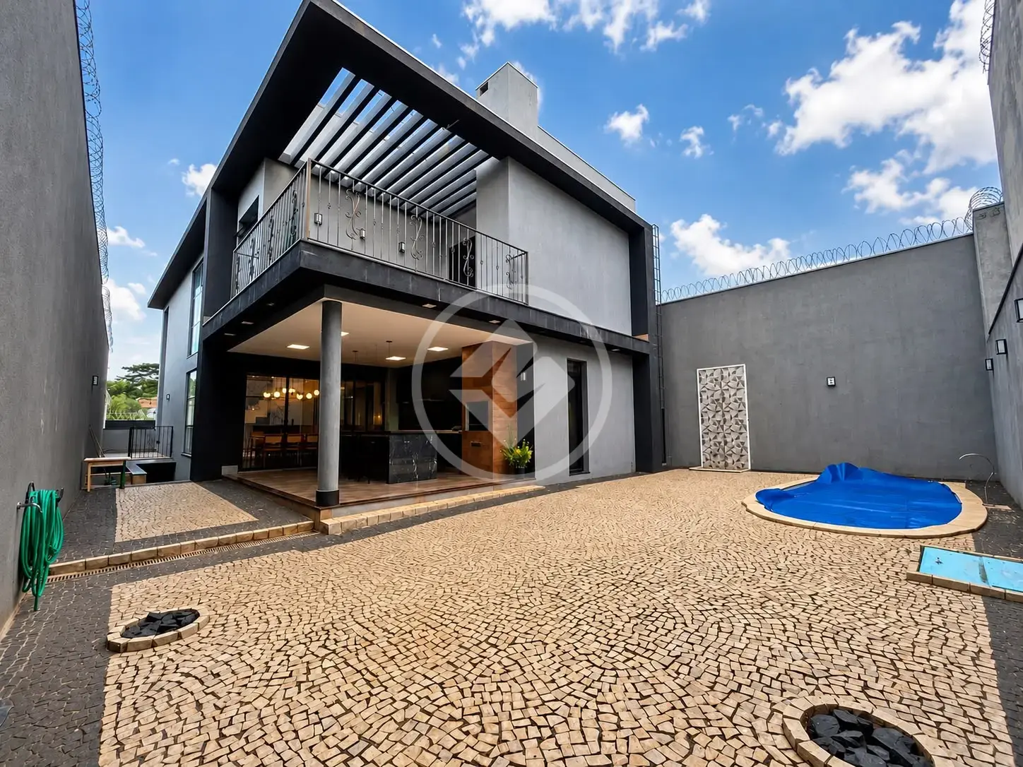 Imagem 1 - Sobrado em Jardim Karaíba, Uberlândia - MG