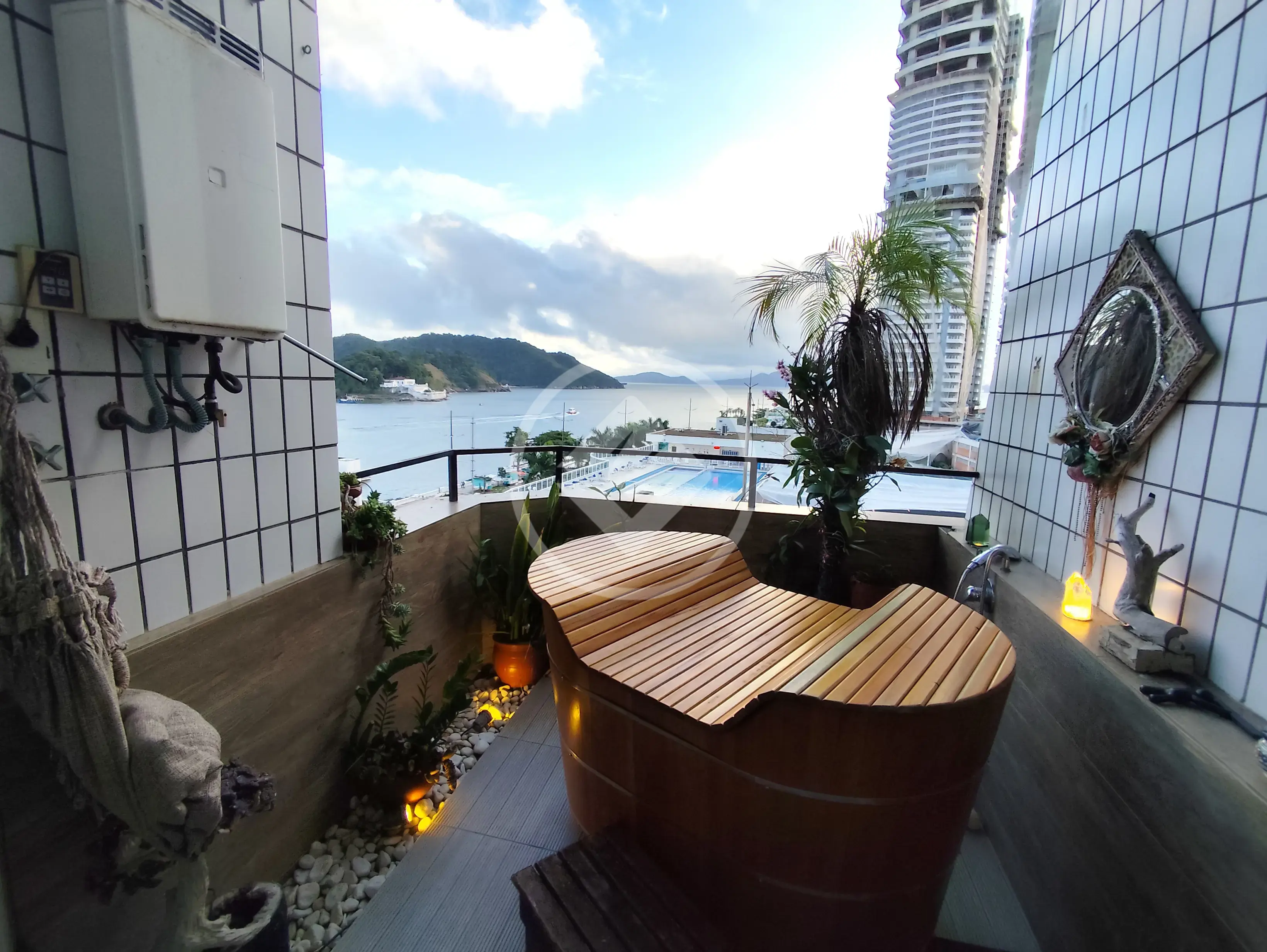 Imagem 1 - Apartamento Duplex em Ponta da Praia, Santos - SP