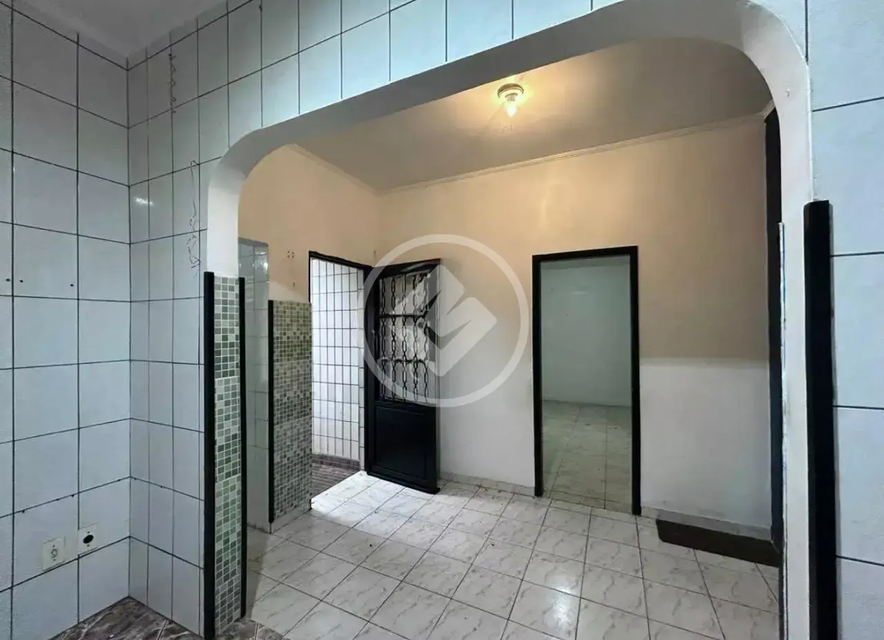 Imagem 1 - Casa em Encruzilhada, Santos - SP