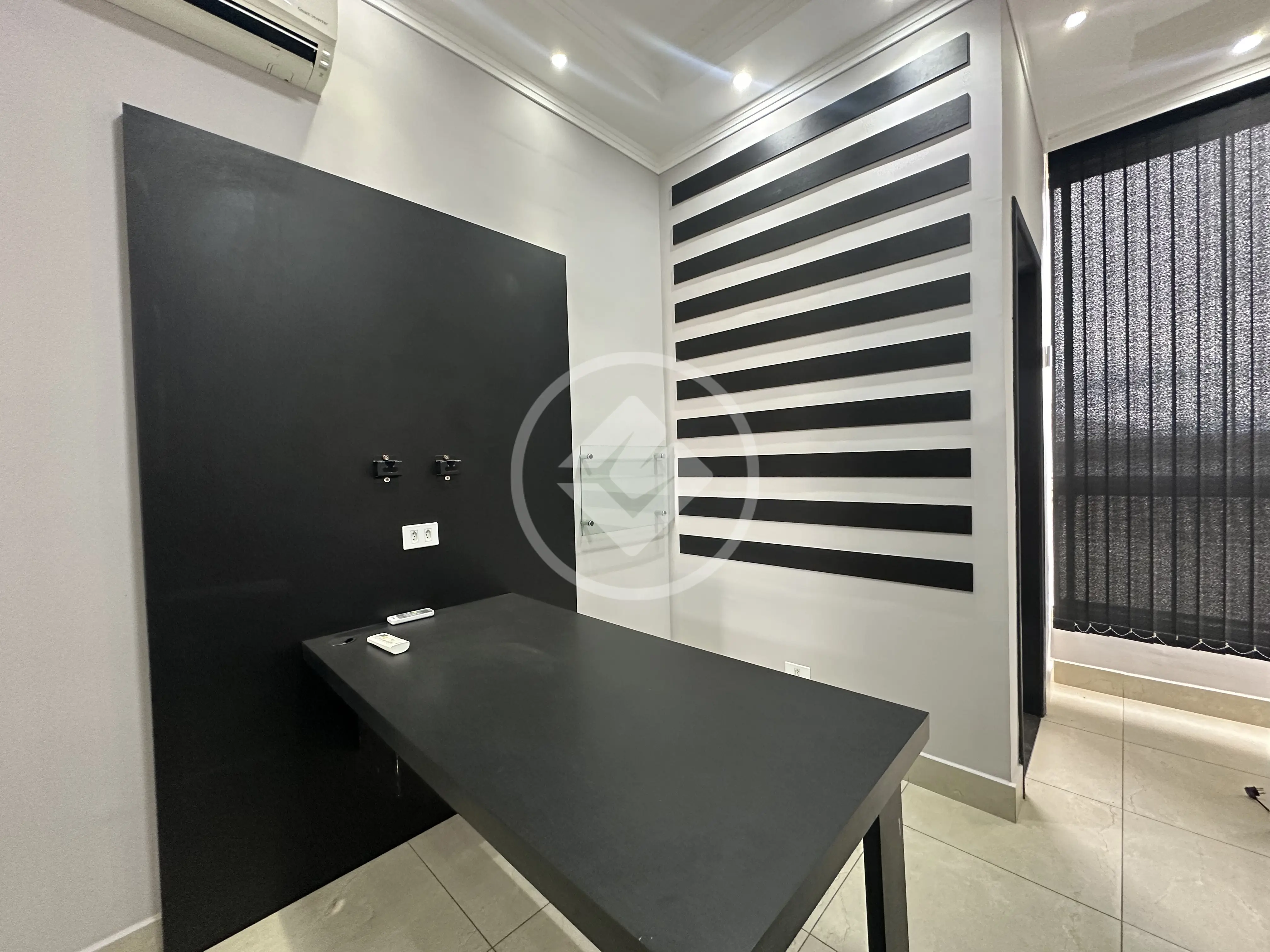 Sala Comercial Loteamento Villa Branca, Jacareí - SP — foto 2