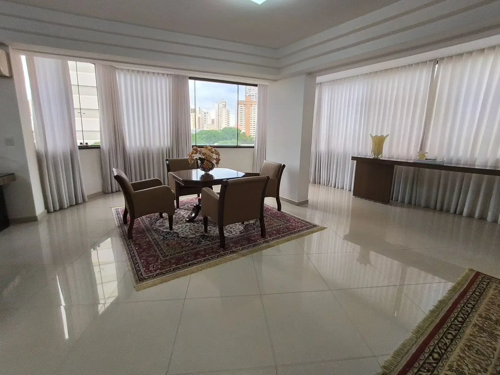 Imagem 2 - Apartamento em Setor Oeste, Goiânia - GO
