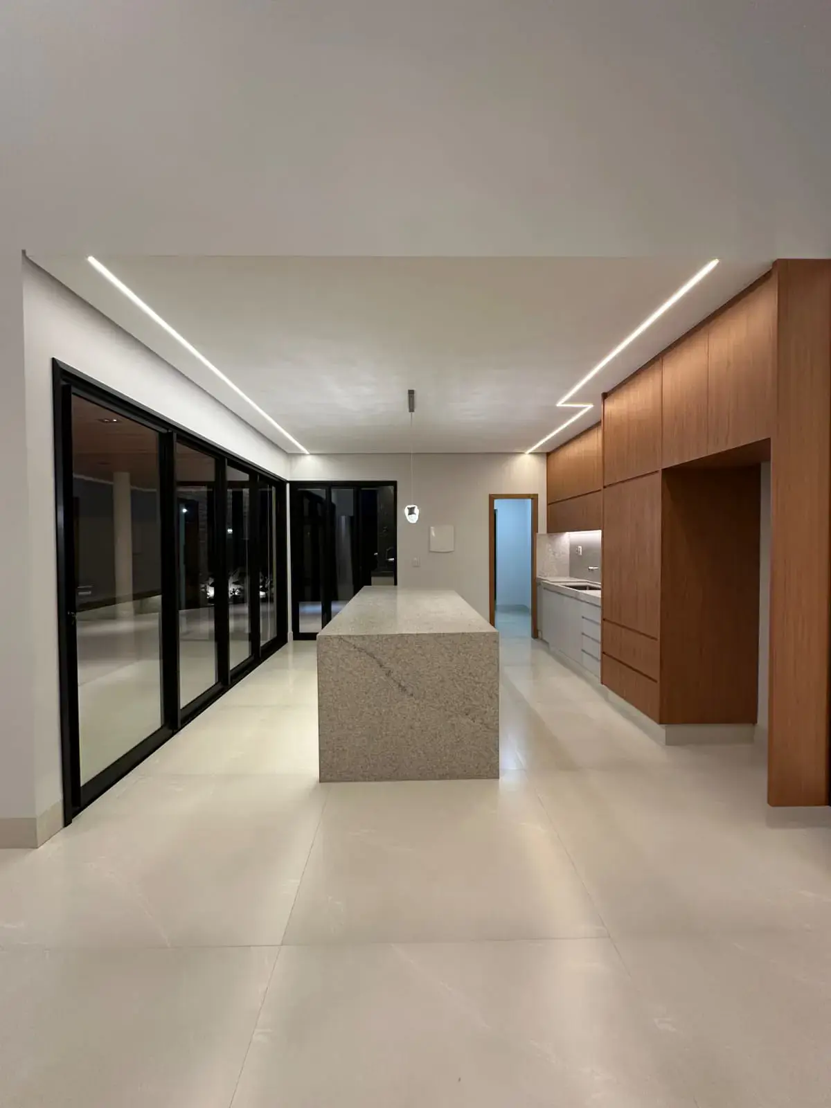 Imagem 2 - Casa em Setor Três Marias, Goiânia - GO