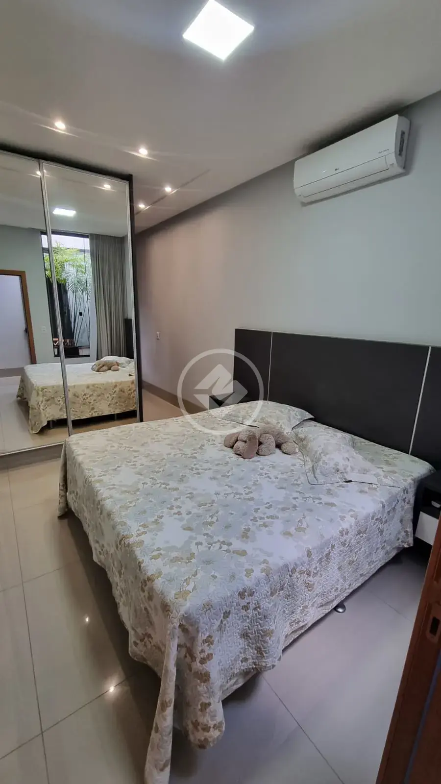 Imagem 1 - Casa em Jardim América, Goiânia - GO