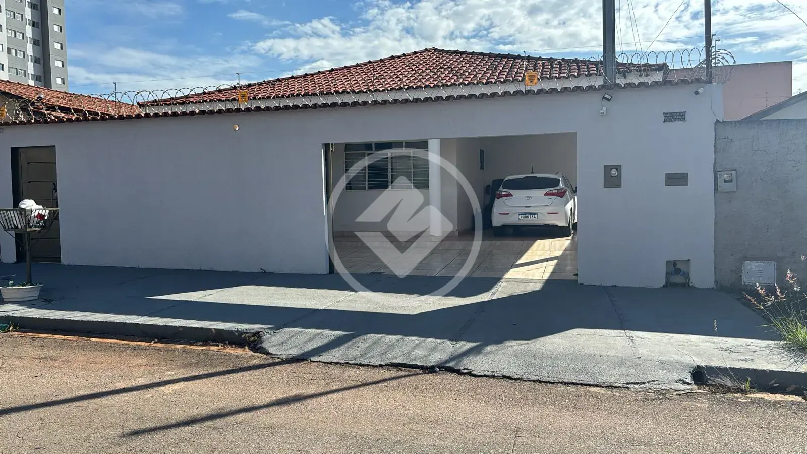 Image 2 - Casa em conjunto santa fé, Aparecida de Goiânia - GO