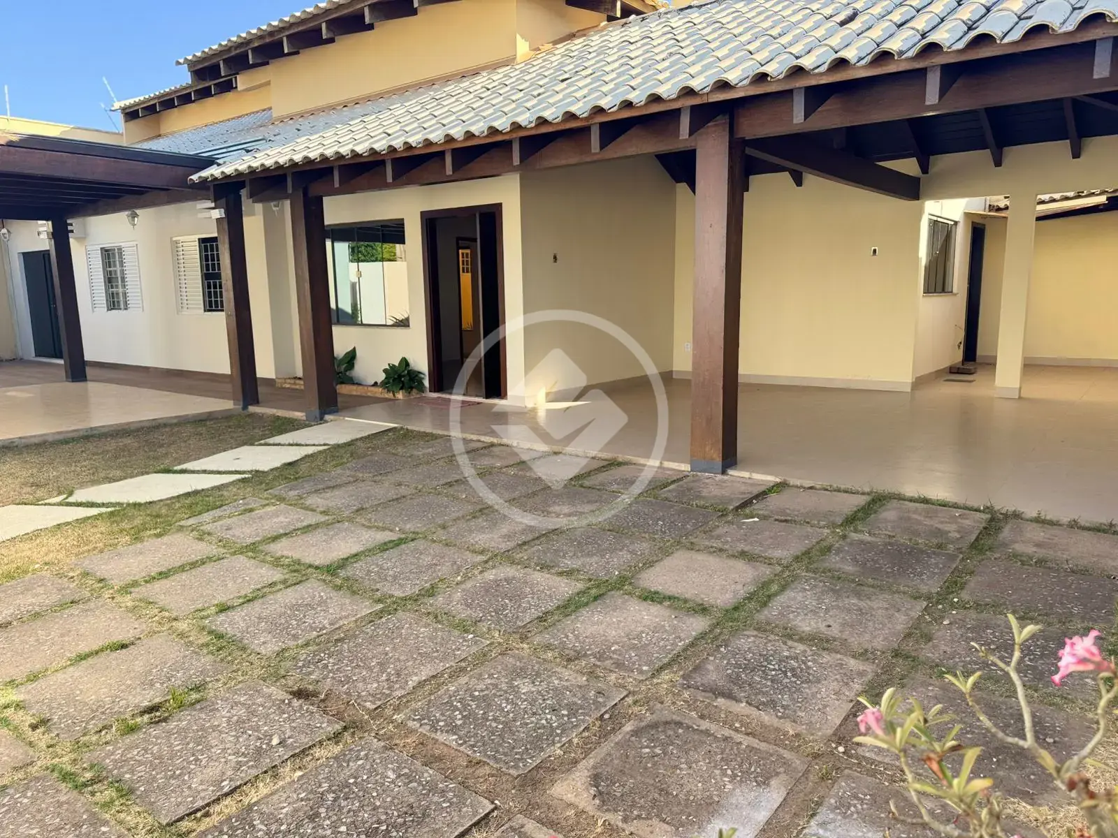 Imagem 2 - Casa em SETOR COMERCIAL, Sinop - MT