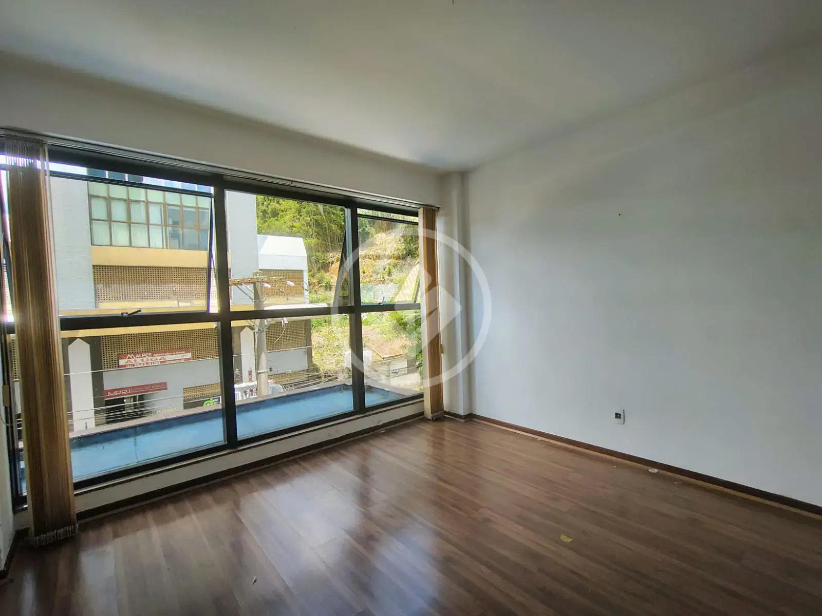 Imagem 1 - Sala Comercial em Várzea, Teresópolis - RJ