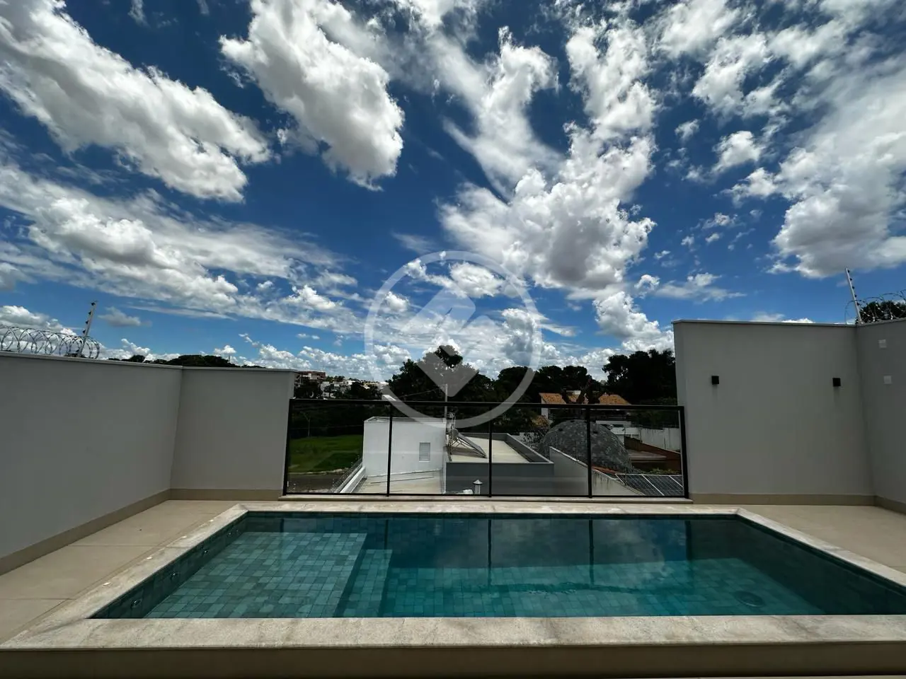Sobrado Jardim Inconfidência, Uberlândia - MG — foto 1