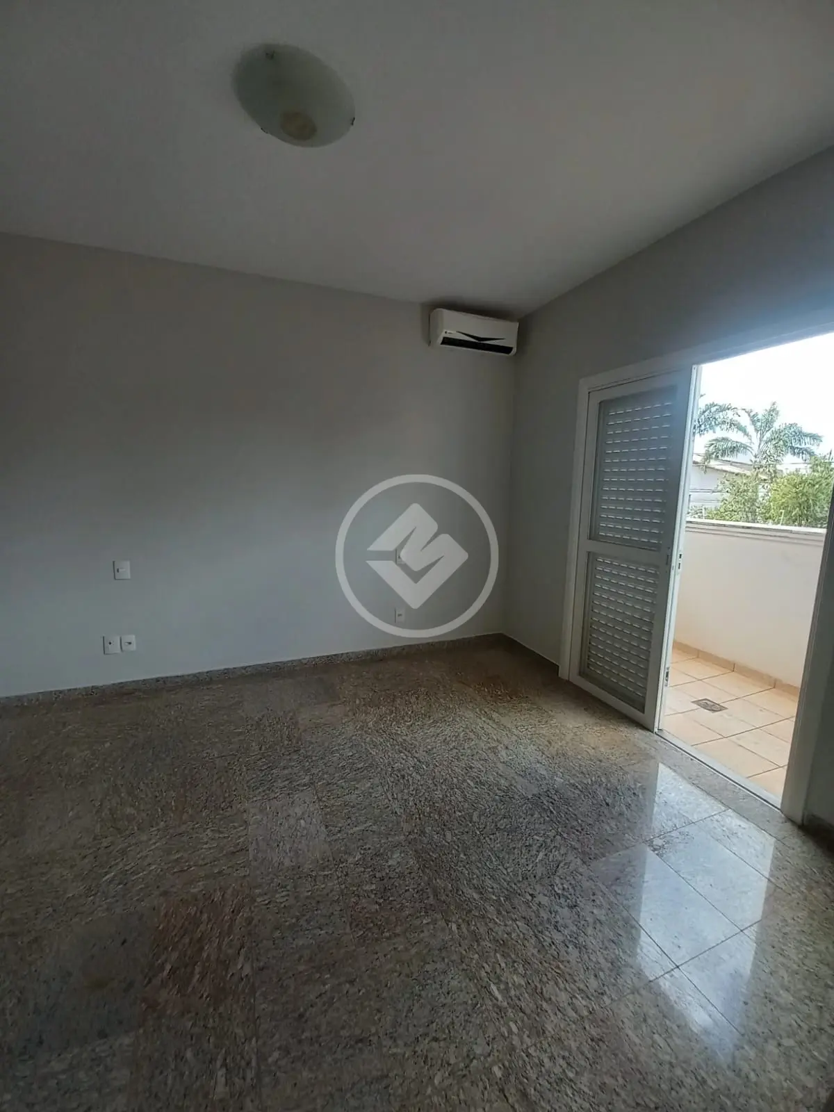 Imagem 4 - Sobrado em JARDIM KARAIBA, Uberlândia - MG