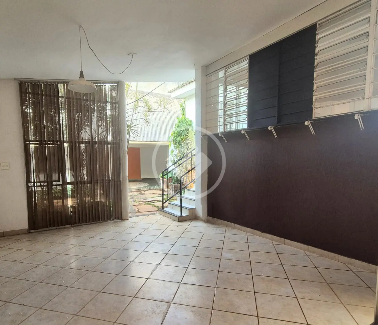 Imagem 1 - Casa Comercial em FUNDINHO, Uberlândia - MG
